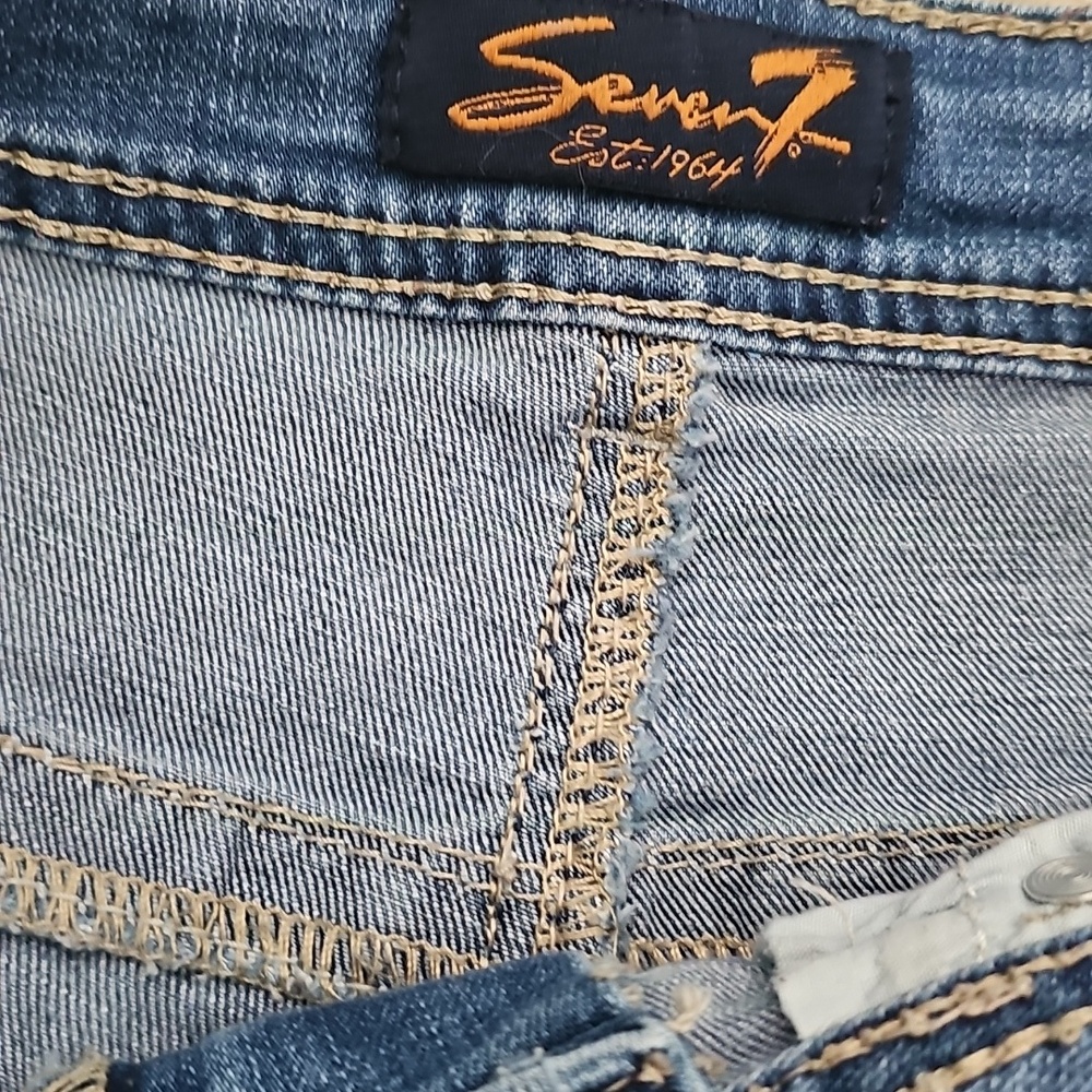 Seven 7 Women's Blue Denim Shorts SIZE 8 - Picture 2 of 5